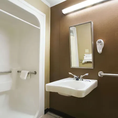 Microtel Inn & Suites By Wyndham Columbia Fort Jackson N Exterior foto