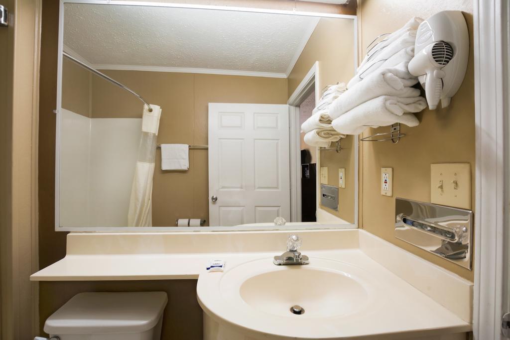 Microtel & By Wyndham Fort Jackson N Hotel Columbia