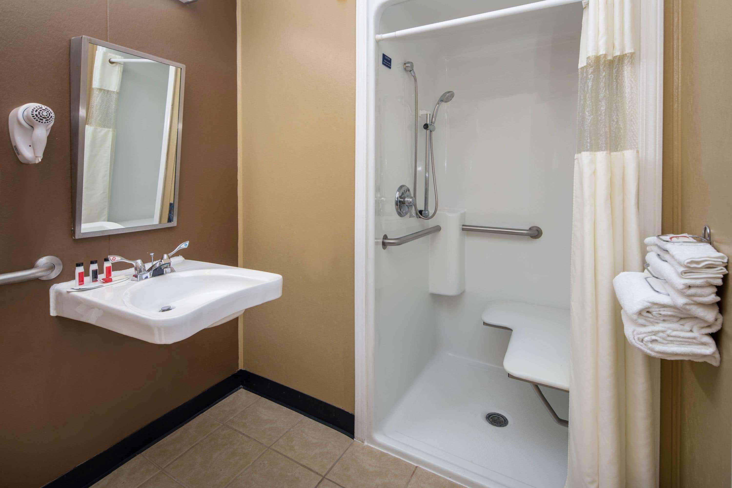 Microtel & By Wyndham Fort Jackson N Hotel