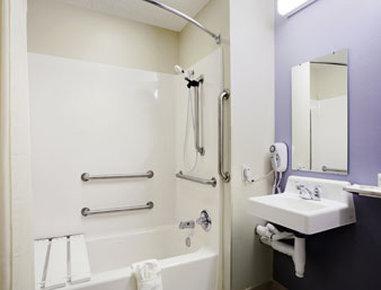 Microtel & By Wyndham Fort Jackson N 3*